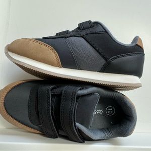 Boys cat and jack sneakers. Never worn!